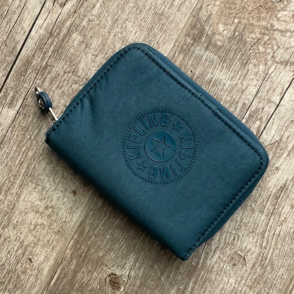 KIPLING Dynamic Beetle Money Love Wallet - Picture 5 of 5